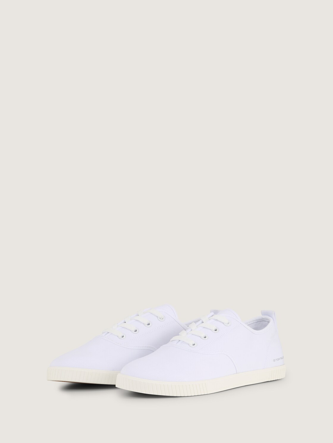 Leichter Sneaker aus Textilstoff - white - seitliche Produkt-Ansicht