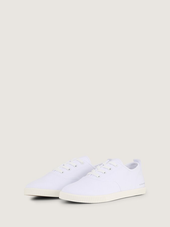 Leichter Sneaker aus Textilstoff von Women, white
