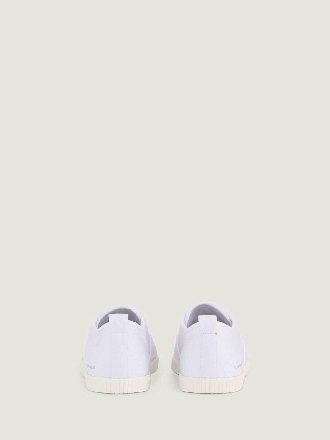 Leichter Sneaker aus Textilstoff - white - Produkt-Rückansicht