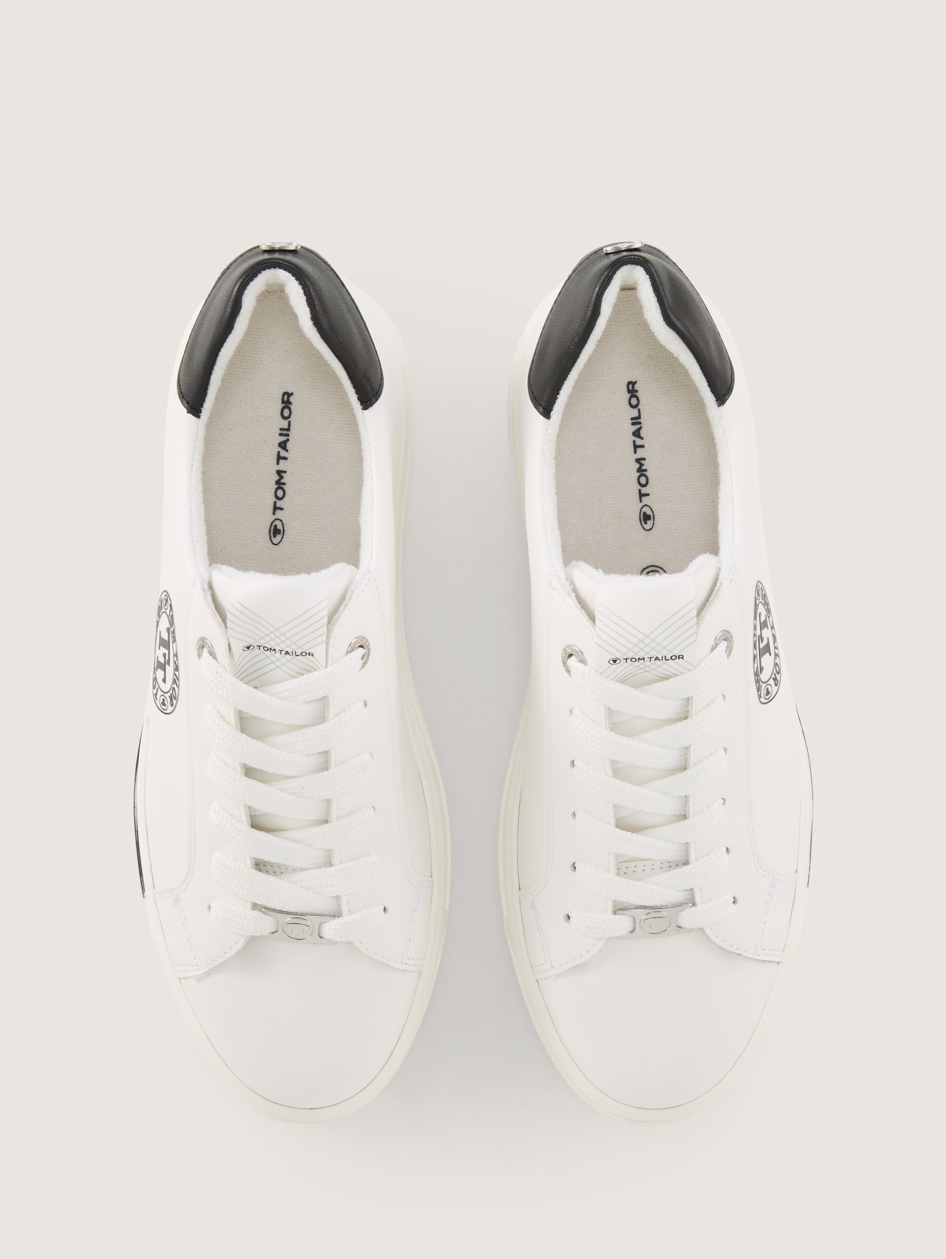 Sneaker mit Logo-Print - white-black - Produkt-Ansicht von oben 