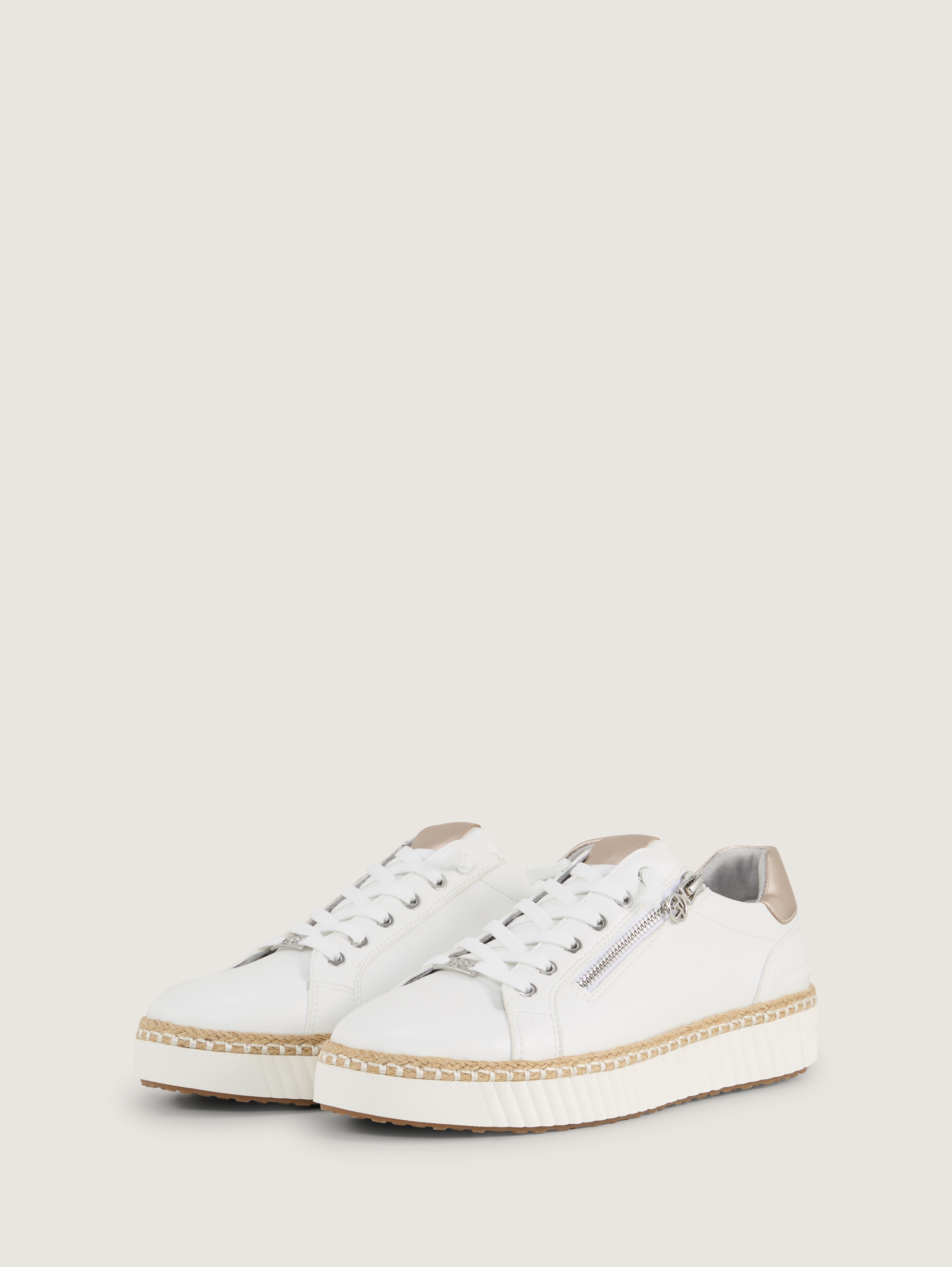 Sneaker mit Bast-Detail von Women, white-marble