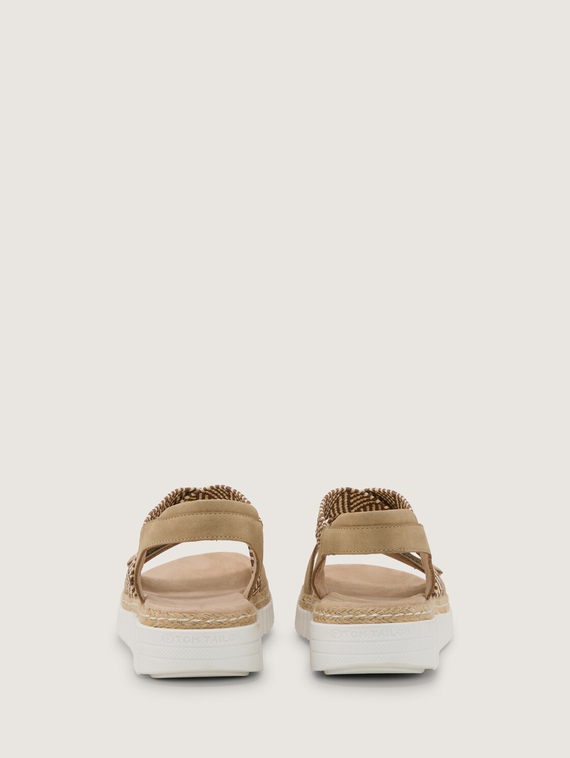 Sandalen mit Flecht-Detail - sand - Produkt-Rückansicht