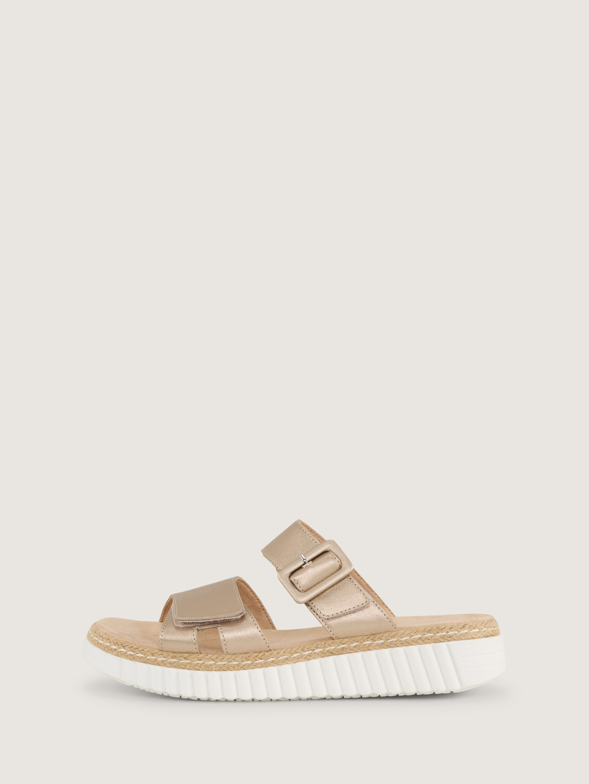 Sandalen im Metallic-Look - gold - 