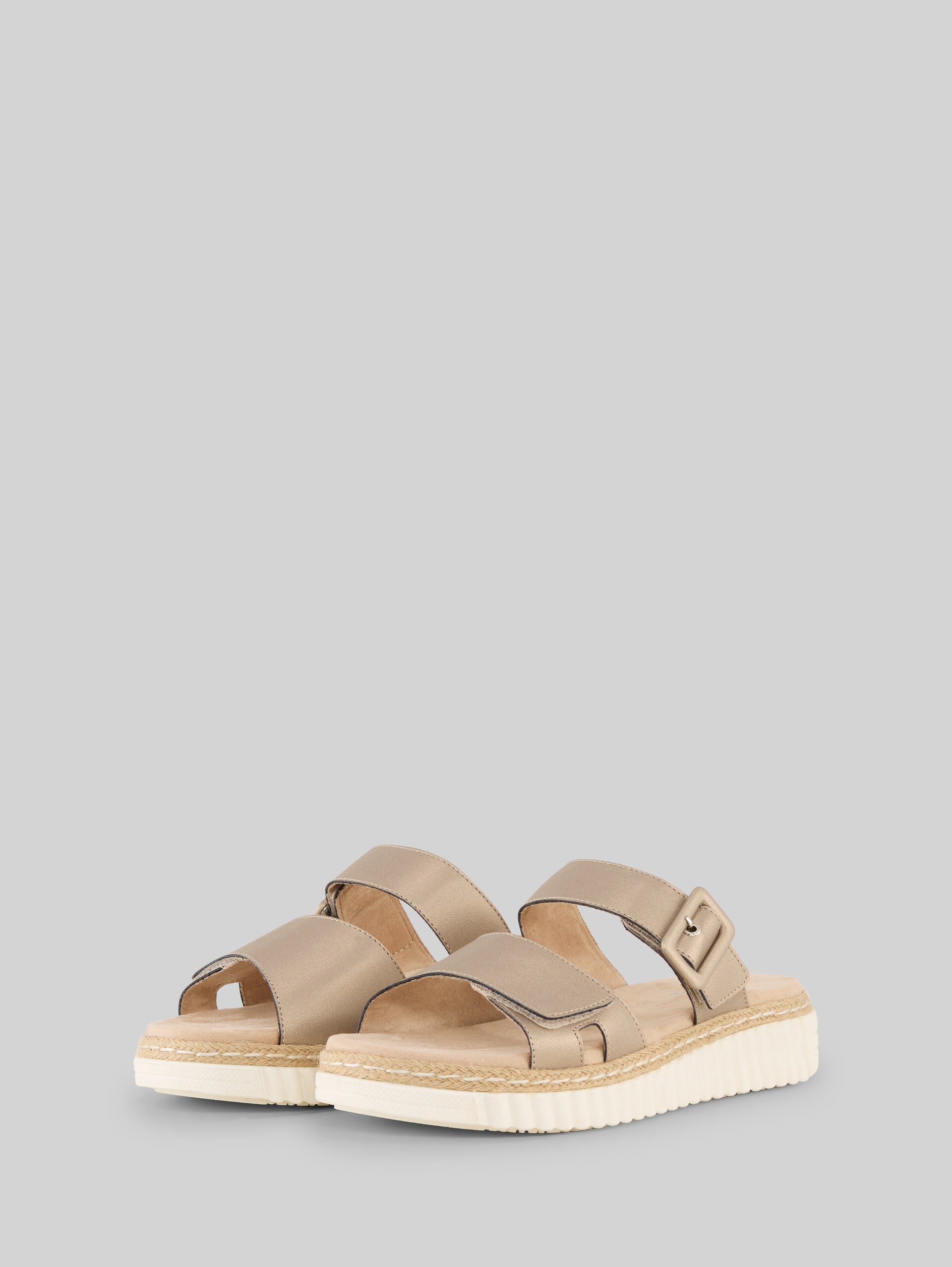 Sandals with a metallic look - gold - side product view