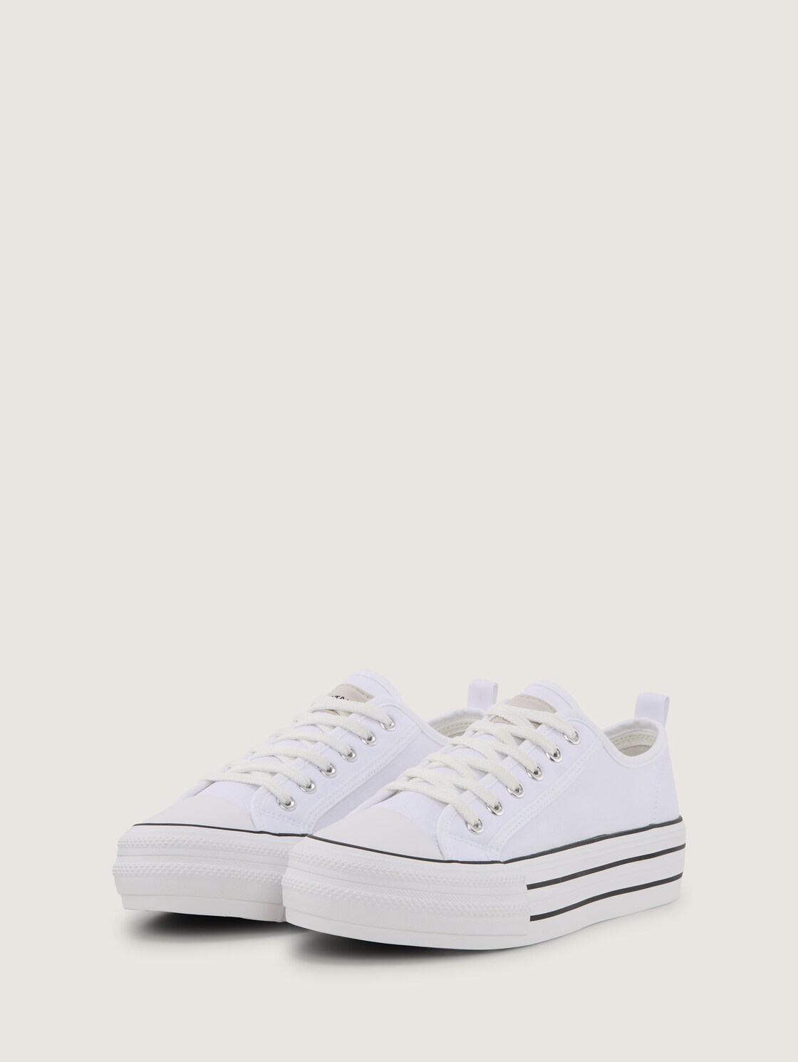 Sneaker mit Plateau - white - seitliche Produkt-Ansicht
