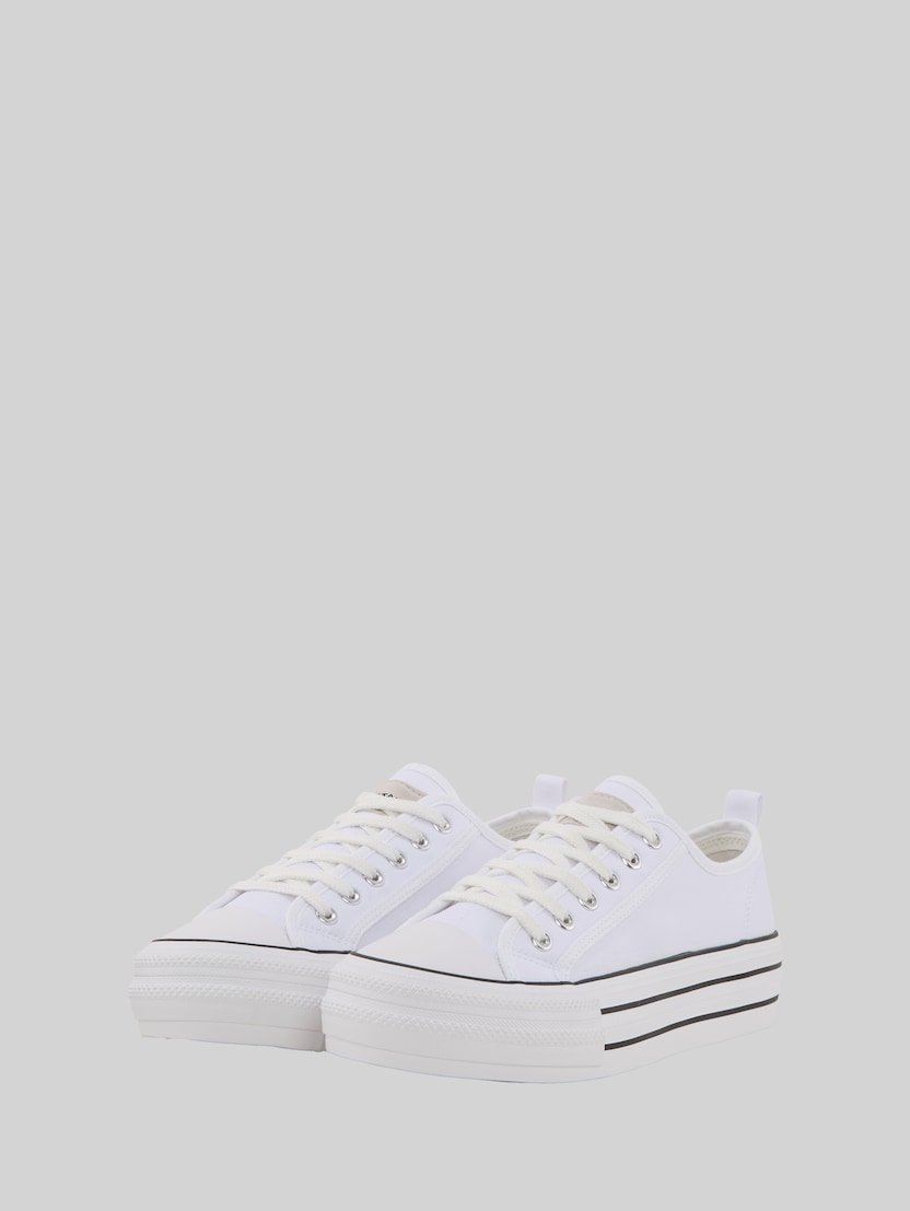 Sneaker mit Plateau von Women, white