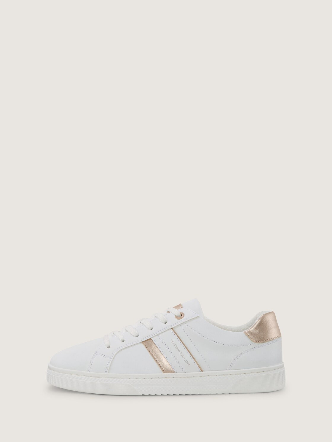 Sneaker mit Metallic-Details - white - seitliche Produkt-Ansicht
