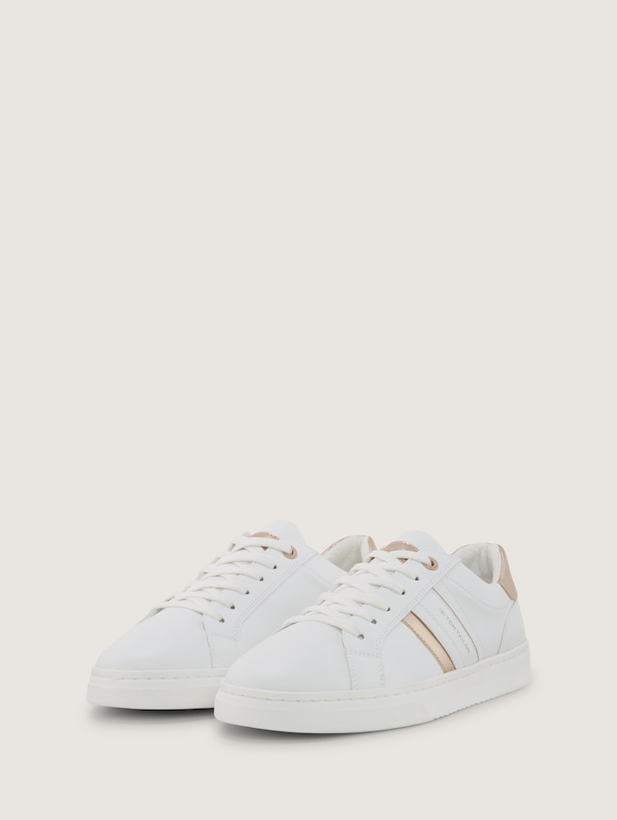 Sneaker mit Metallic-Details von Women, white