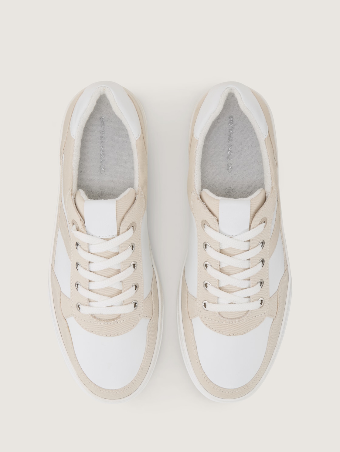 Sneaker mit Colour-Blocking - offwhite - Produkt-Ansicht von oben 