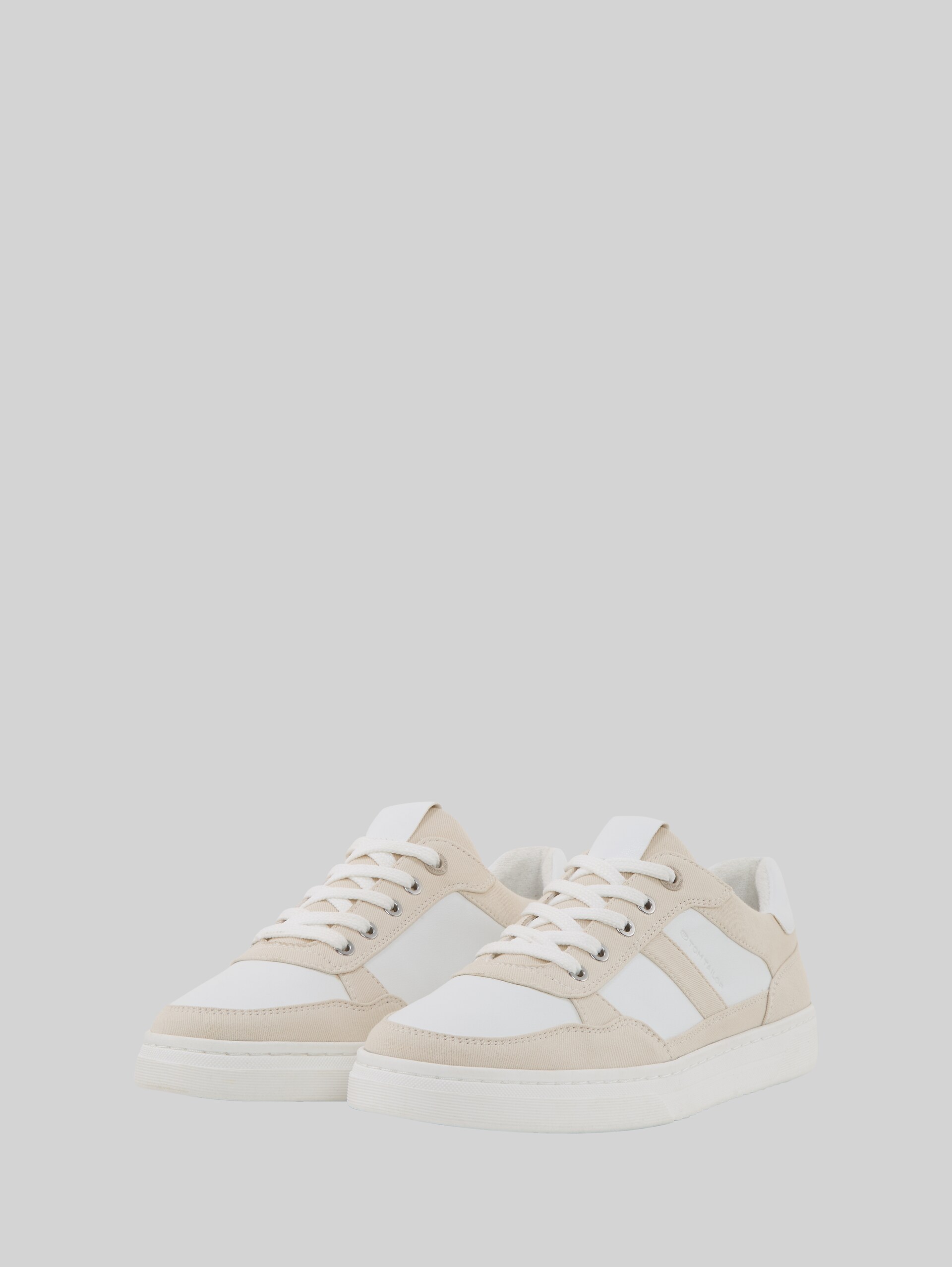 Sneaker mit Colour-Blocking - offwhite - seitliche Produkt-Ansicht