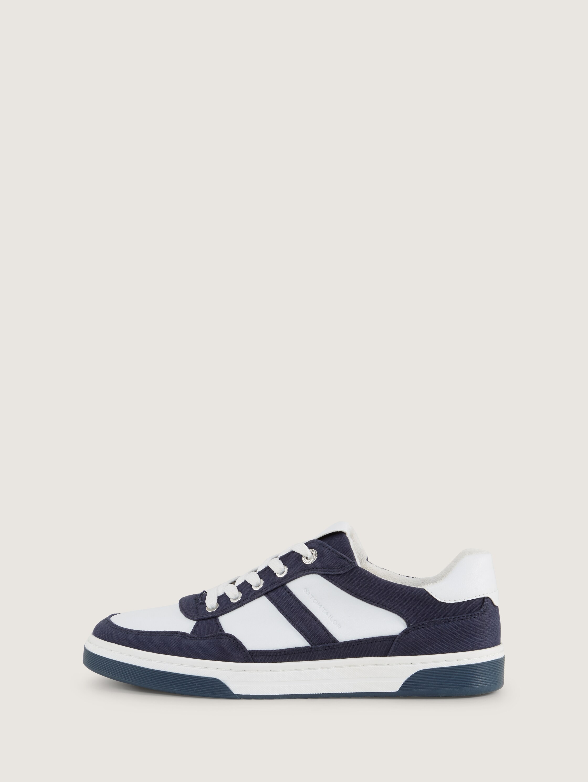 Sneaker mit Colour-Blocking - navy - seitliche Produkt-Ansicht