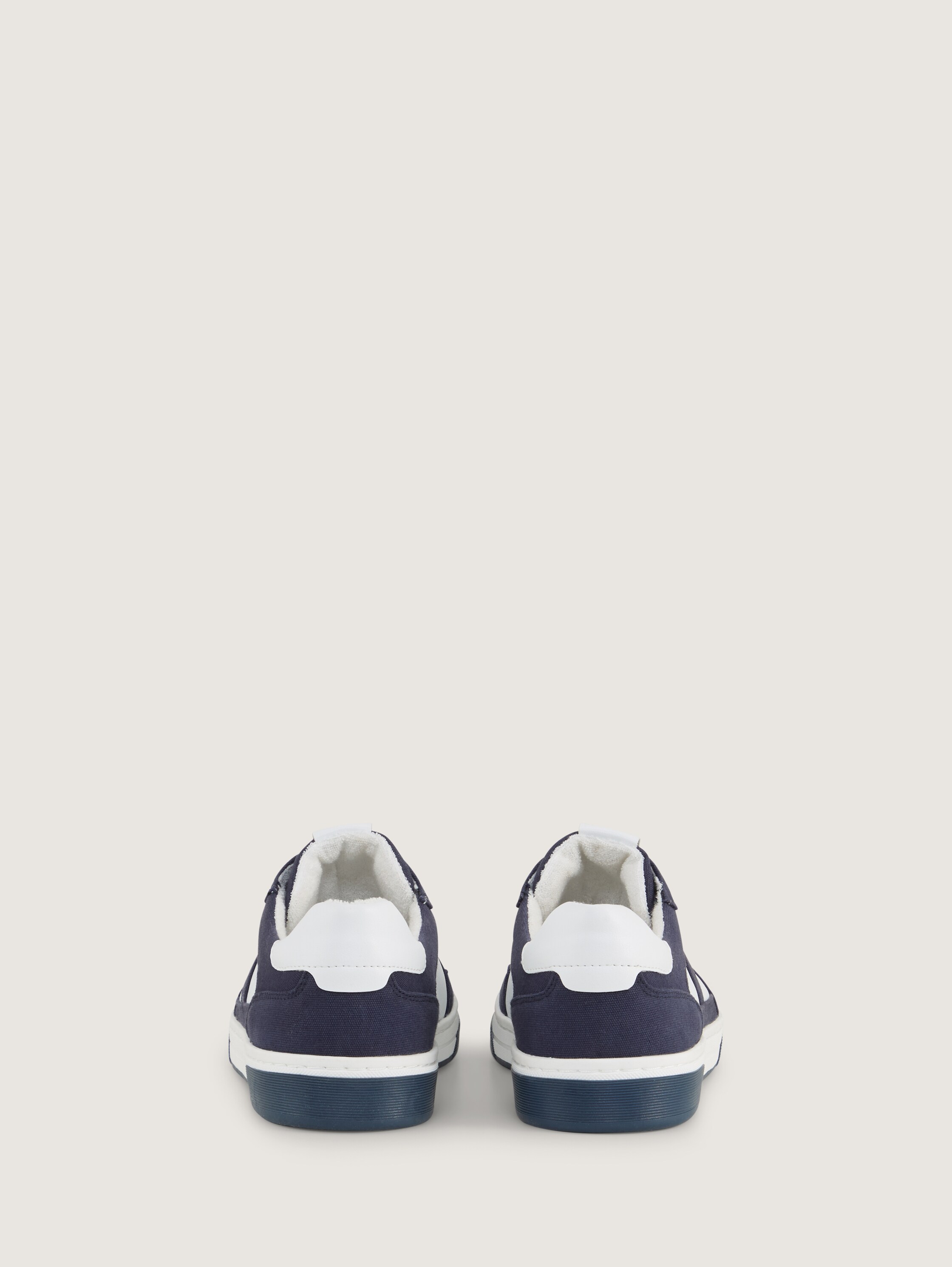 Sneaker mit Colour-Blocking - navy - Produkt-Rückansicht