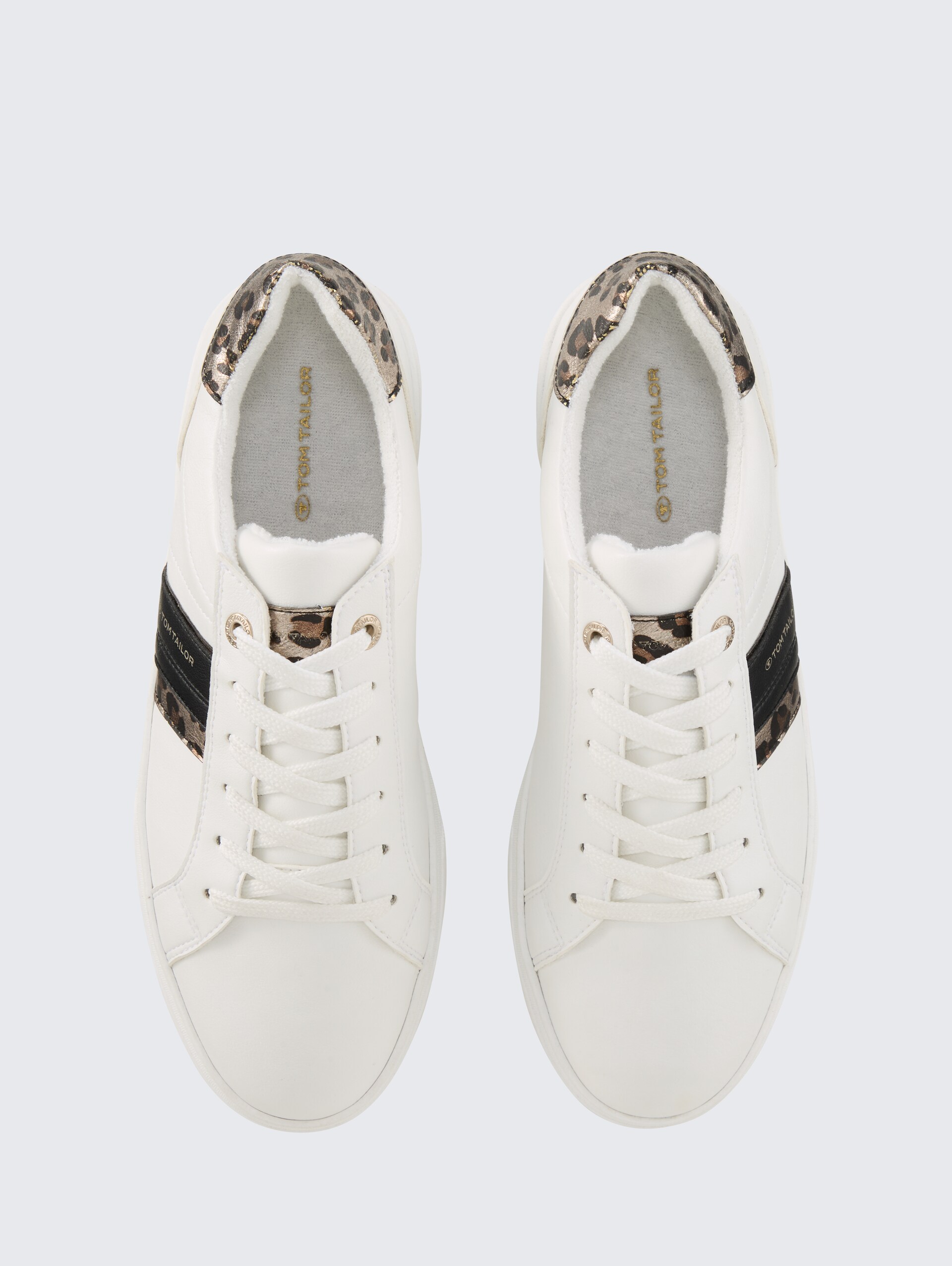 Sneaker mit Glanz-Details - white-black - Produkt-Ansicht von oben 
