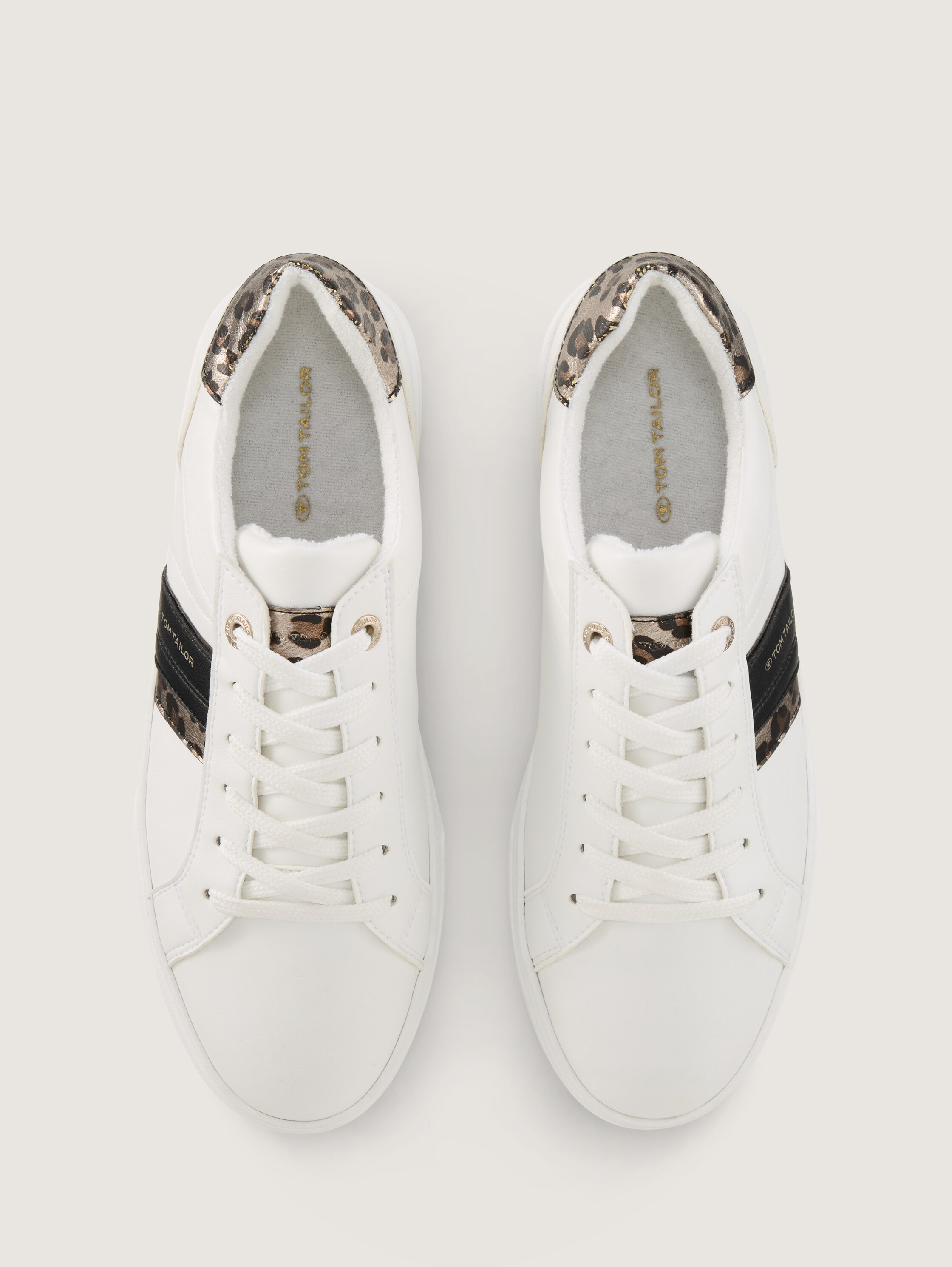 Sneaker mit Glanz-Details - whiteblack - 
